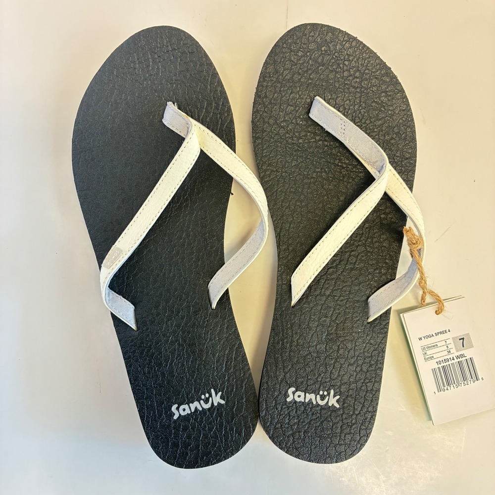 NWT Size 7 Sanuk Yoga Spree Womens Flip Flops Black Yoga Mat Sandals 1015914